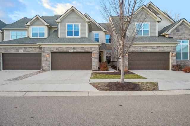 3056 N Spurway Drive, Ann Arbor, MI 48105