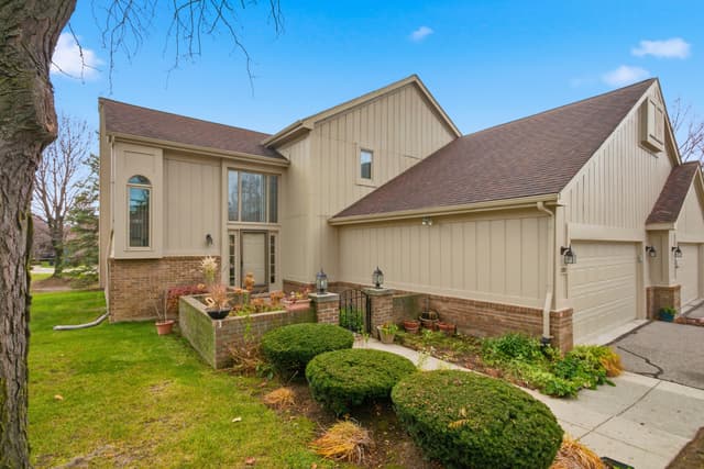 37692 N Laurel Park Drive, Livonia, MI 48152