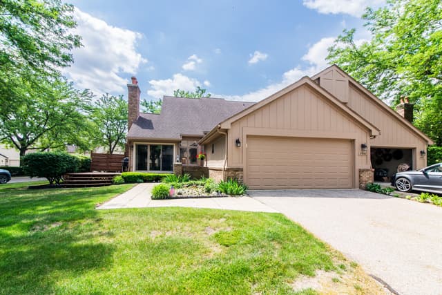37648 N Laurel Park Drive 63, Livonia, MI 48152