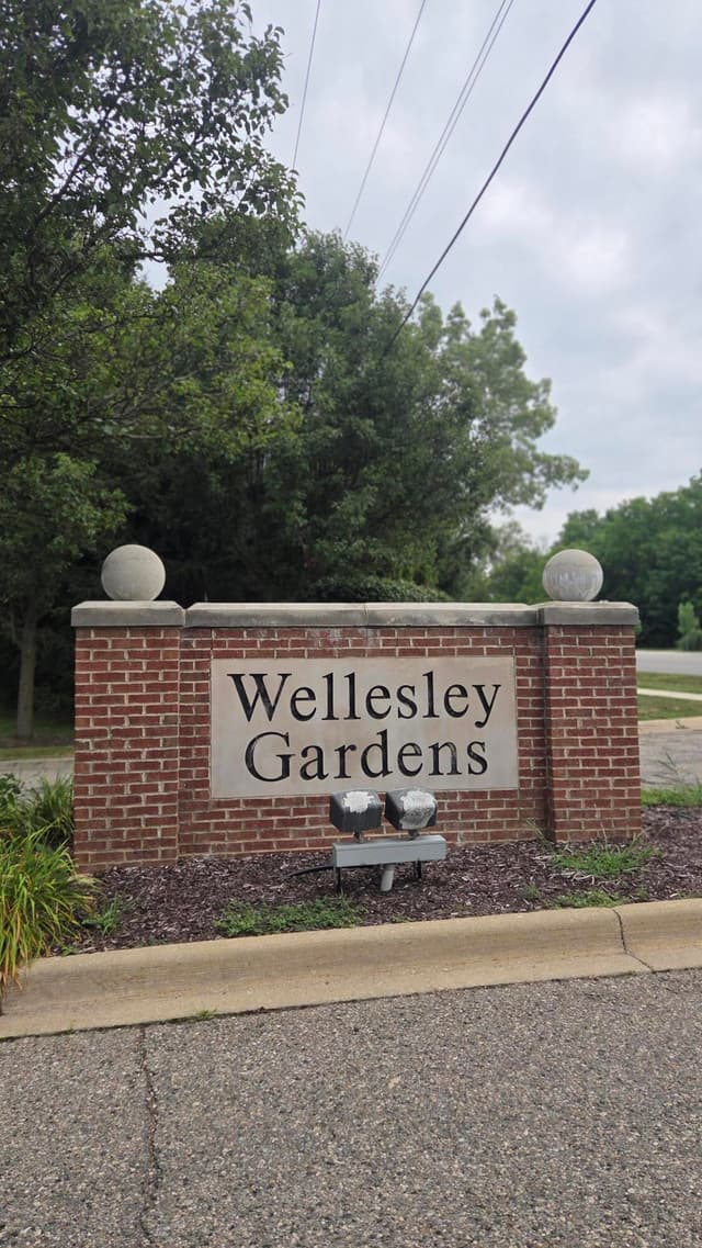 5722 Wellesley Lane, Ypsilanti, MI 48197