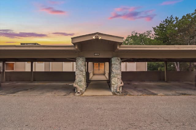 893 Cliffs Drive 107, Ypsilanti, MI 48198