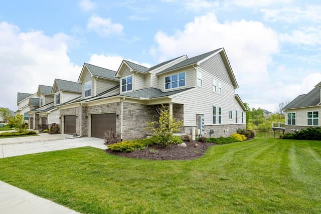 3031 N Spurway Drive, Ann Arbor, MI 48105