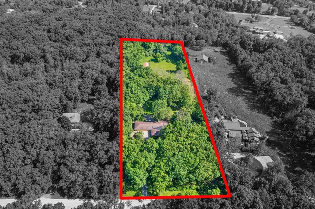 8751 Warren Road, Plymouth, MI 48170