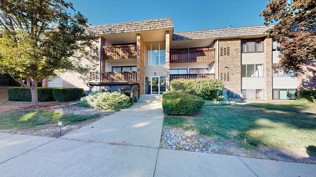 1235 S Maple Road 101, Ann Arbor, MI 48103