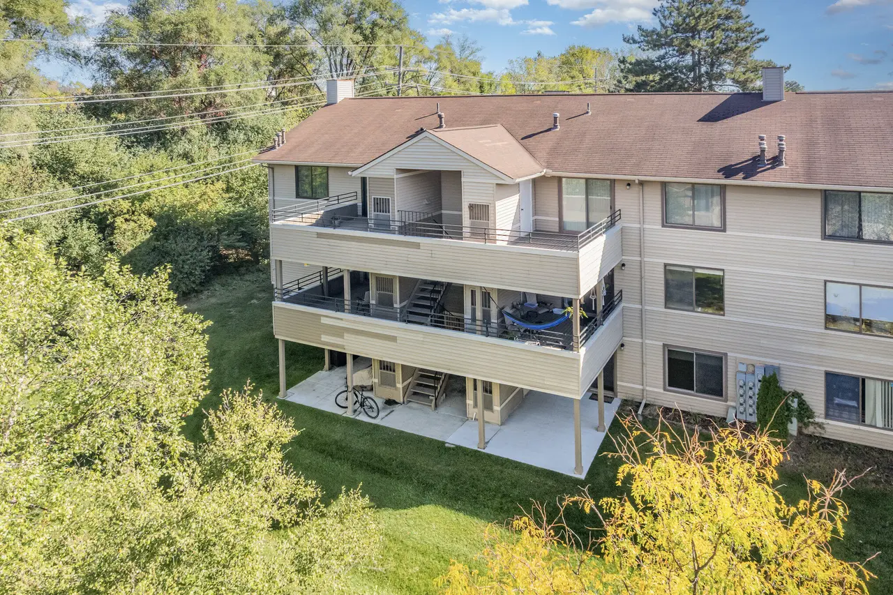 275 Briarcrest Drive 185, Ann Arbor, MI 48104