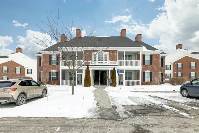 1062 W Summerfield Glen Circle 70, Ann Arbor, MI 48103