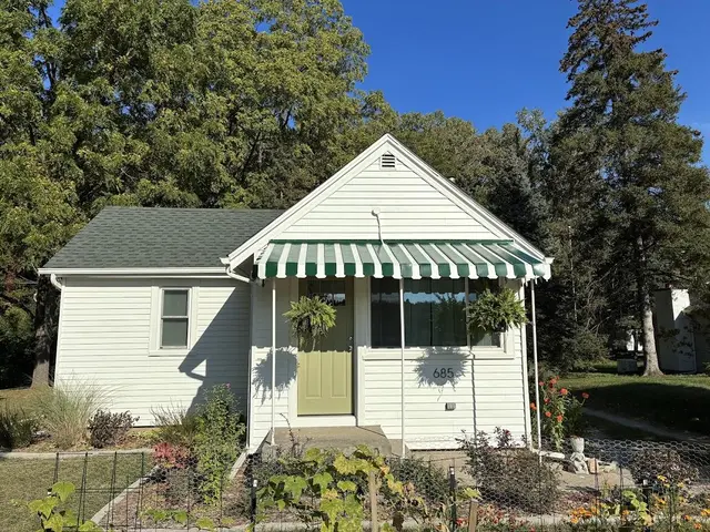 685 S Wagner Road, Ann Arbor, MI 48103