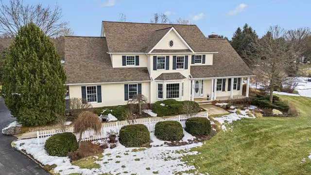 3701 E Garden Court, Saline, MI 48176