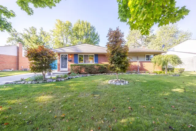 282 Nichols Drive, Saline, MI 48176