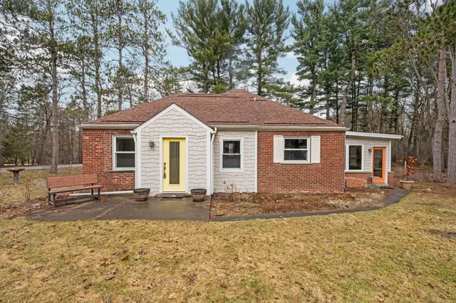 3486 Woodlea Drive, Ann Arbor, MI 48103