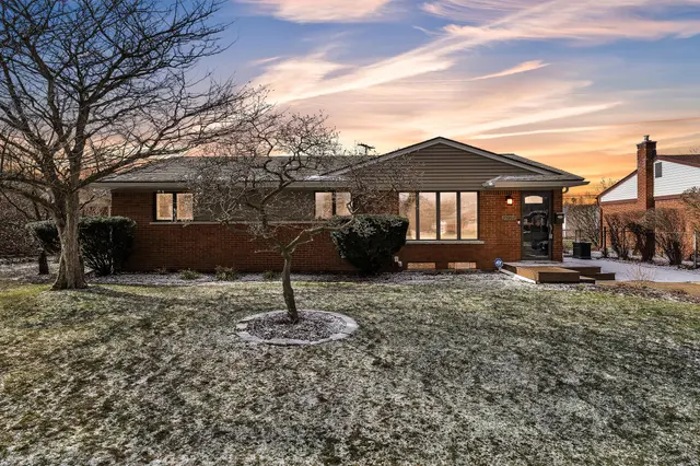 35901 Dover Street, Livonia, MI 48150