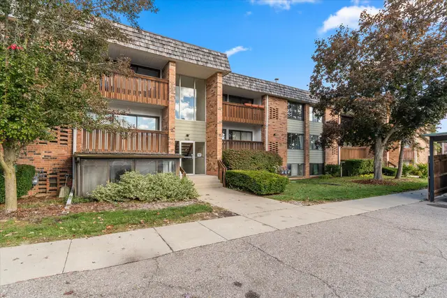 1235 S Maple Road 302, Ann Arbor, MI 48103