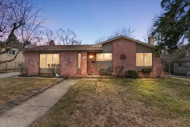 764 Manor Drive, Milford, MI 48381