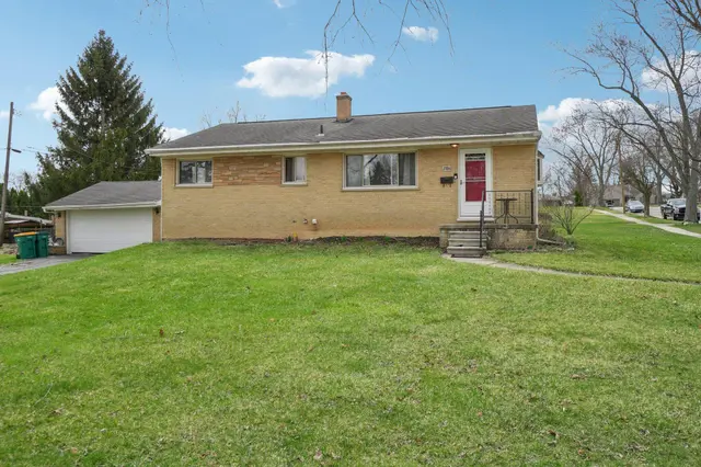286 Lawson Street, Saline, MI 48176