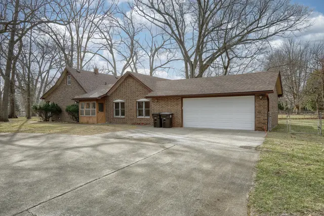15641 Loveland Street, Livonia, MI 48154