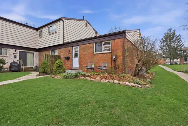 119 Sheffield, Saline, MI 48176