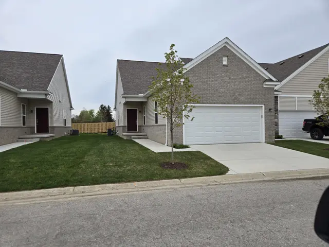 4266 Plum Village Circle 39, Monroe, MI 48161