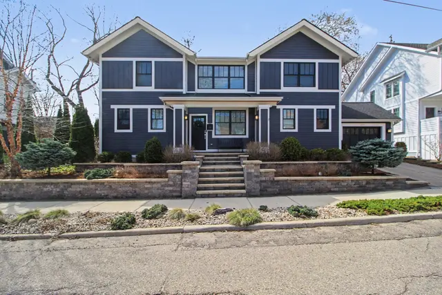 211 W Davis Avenue, Ann Arbor, MI 48103