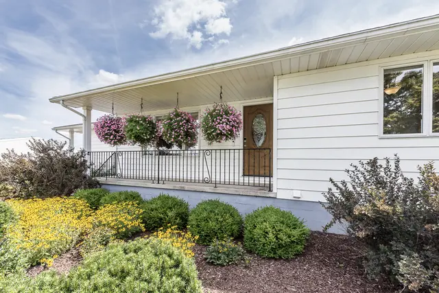 11675 Stony Creek Road, Milan, MI 48160