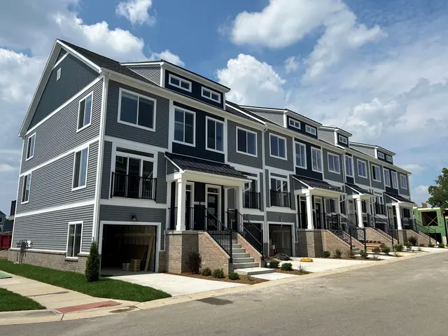 2774 Bristol Ridge Drive 36, Ann Arbor, MI 48105