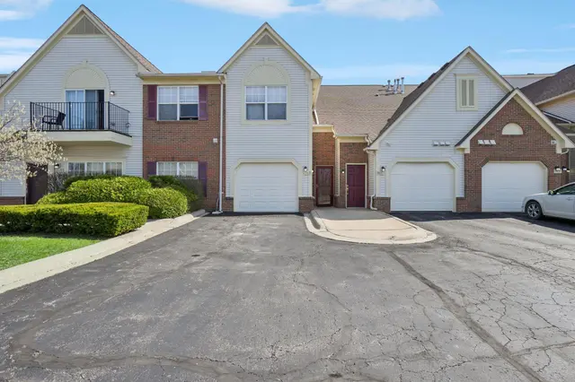 9631 Lakeside Drive 68, Ypsilanti, MI 48197