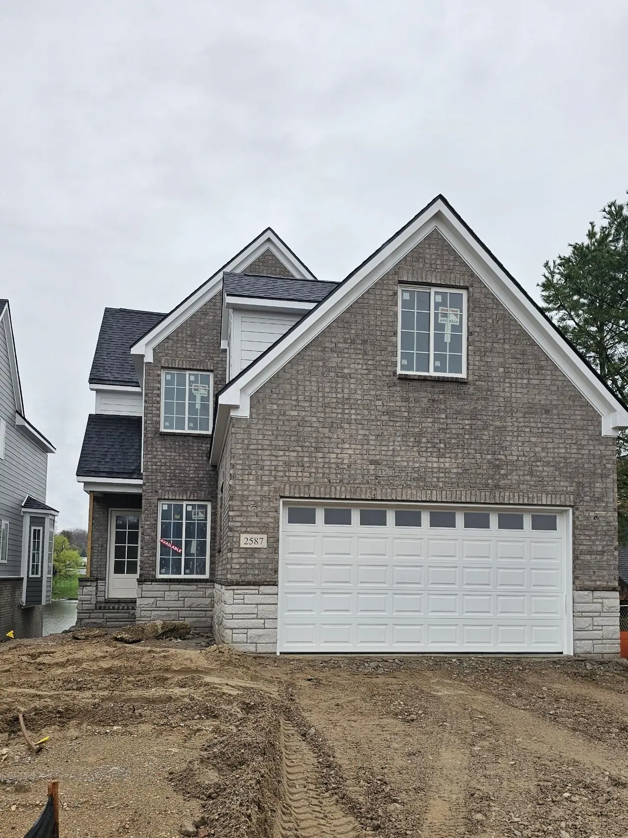 2587 Woodland Cove Drive, Brighton, MI 48114