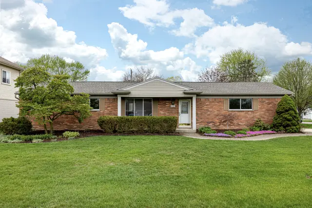 8915 Oakview Street, Plymouth, MI 48170