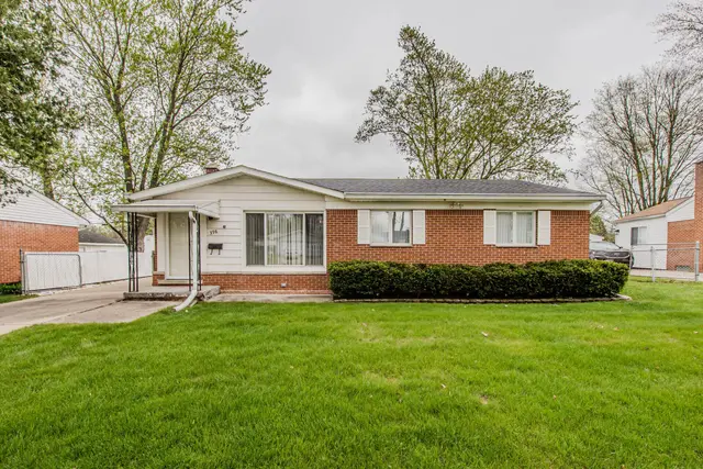 398 Hollywood Drive, Saline, MI 48176