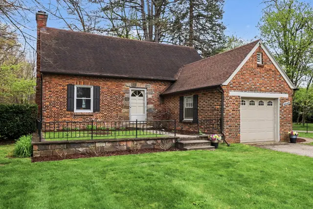 9840 Hyne Road, Brighton, MI 48114