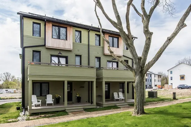 2292 Greenway Trail, Ann Arbor, MI 48104