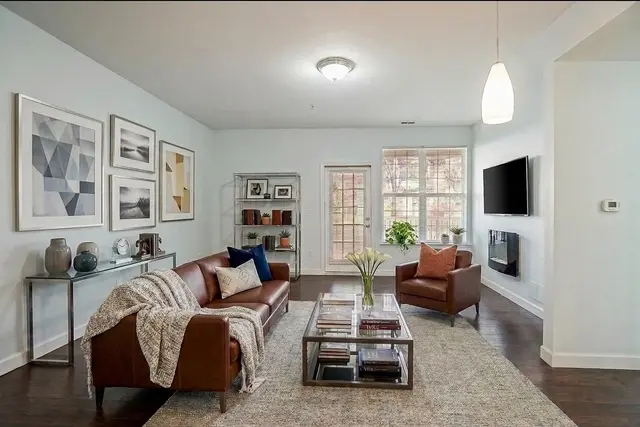 922 W Summerfield Glen Circle, Ann Arbor, MI 48103