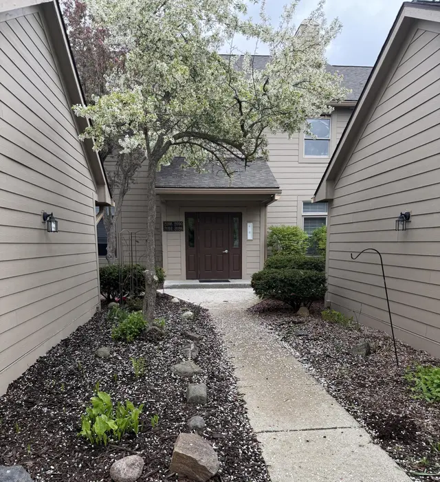 2098 Bent Trail Court, Ann Arbor, MI 48108