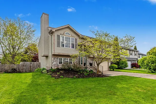 7039 Saint Andrews Drive, Ypsilanti, MI 48197
