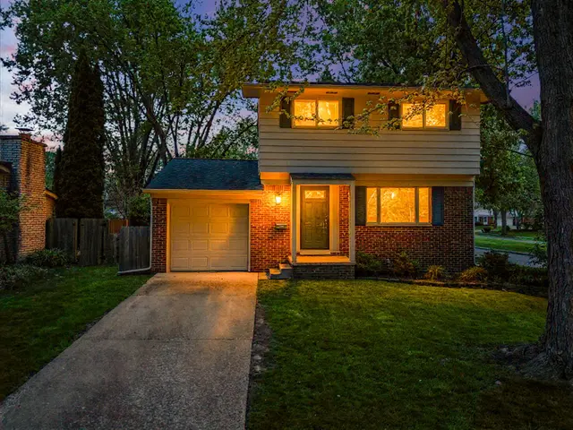 683 Canterbury Drive, Saline, MI 48176