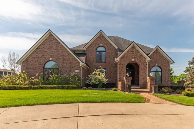 50045 Standish Court, Plymouth, MI 48170