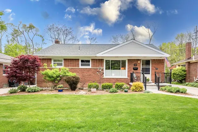 1424 Collegewood Street, Ypsilanti, MI 48197