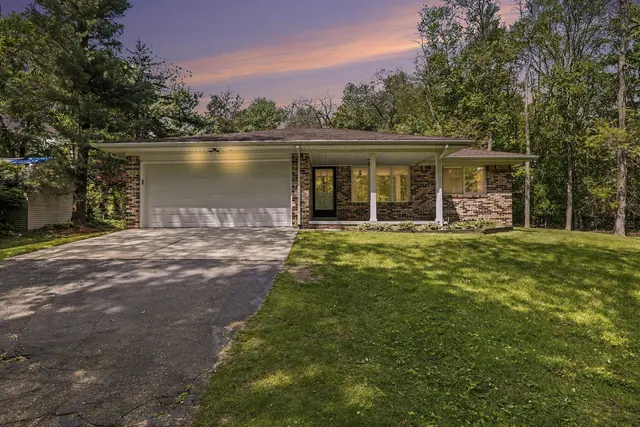 9610 Hamburg Court, Brighton, MI 48116