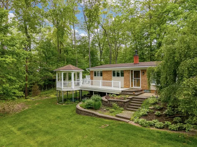 4179 Woodland Drive, Ann Arbor, MI 48103