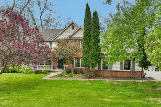 6338 Dalton Ridge, Brighton, MI 48116
