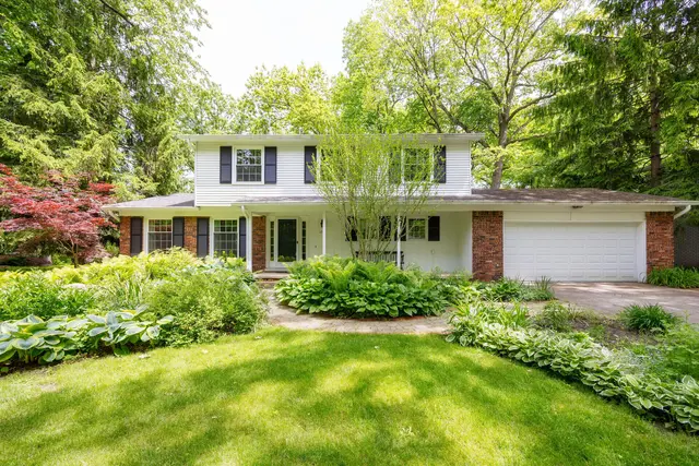 1516 Bardstown Trail, Ann Arbor, MI 48105