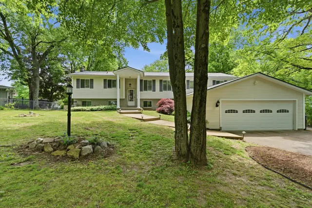 2639 Kathleen Drive, Brighton, MI 48114