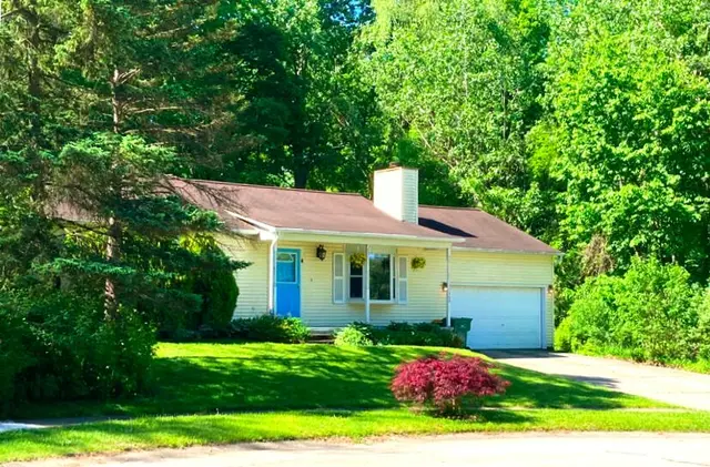 369 Tanglewood, Brighton, MI 48116