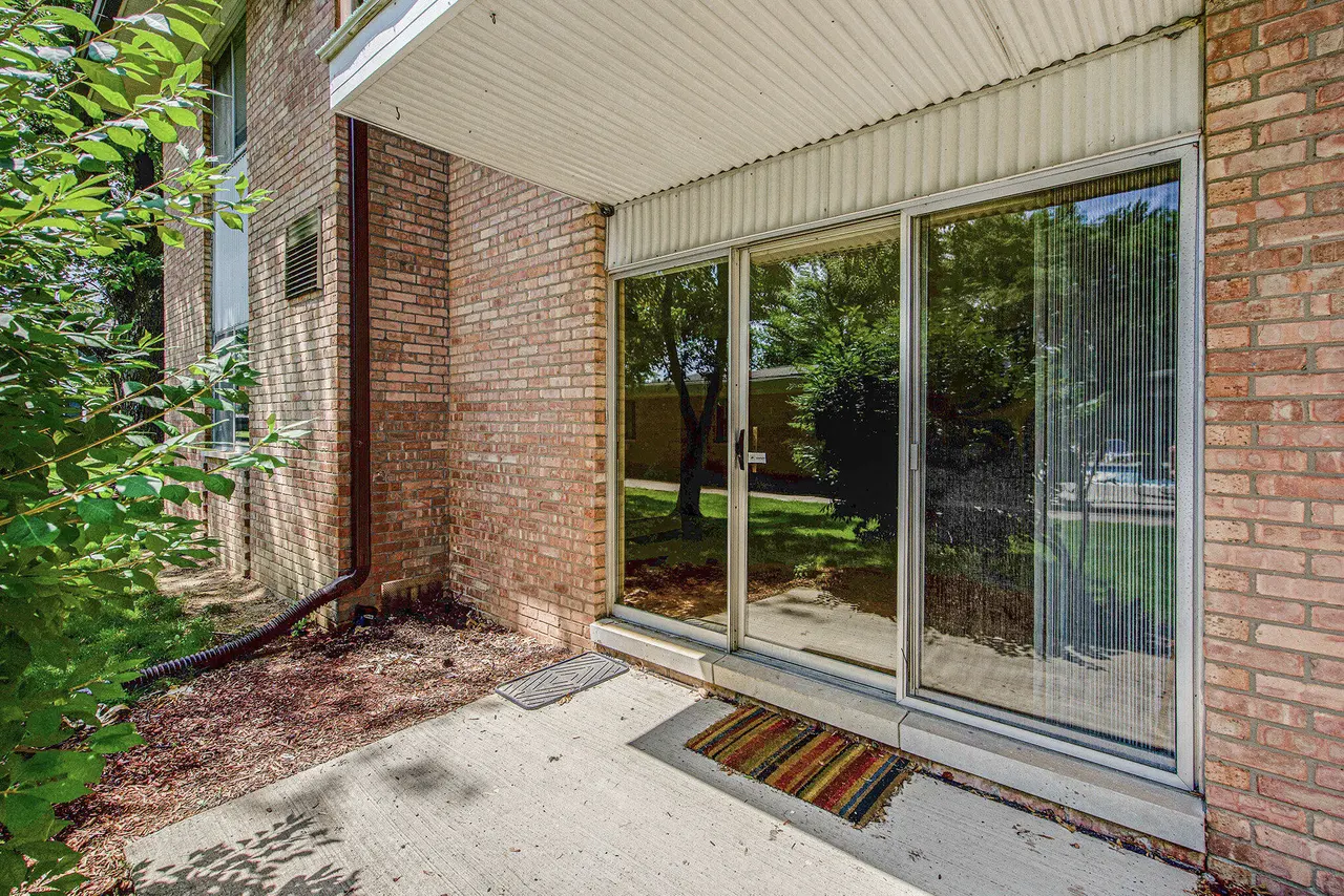 1249 Island Drive 101, Ann Arbor, MI 48105