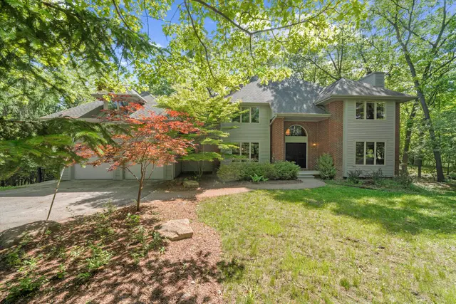 5599 Great Hawk Circle, Ann Arbor, MI 48105