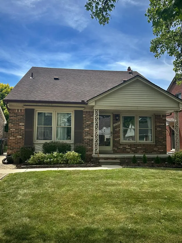 1753 N Silvery Lane, Dearborn, MI 48128