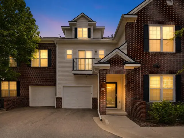 273 Scio Village Court 243, Ann Arbor, MI 48103