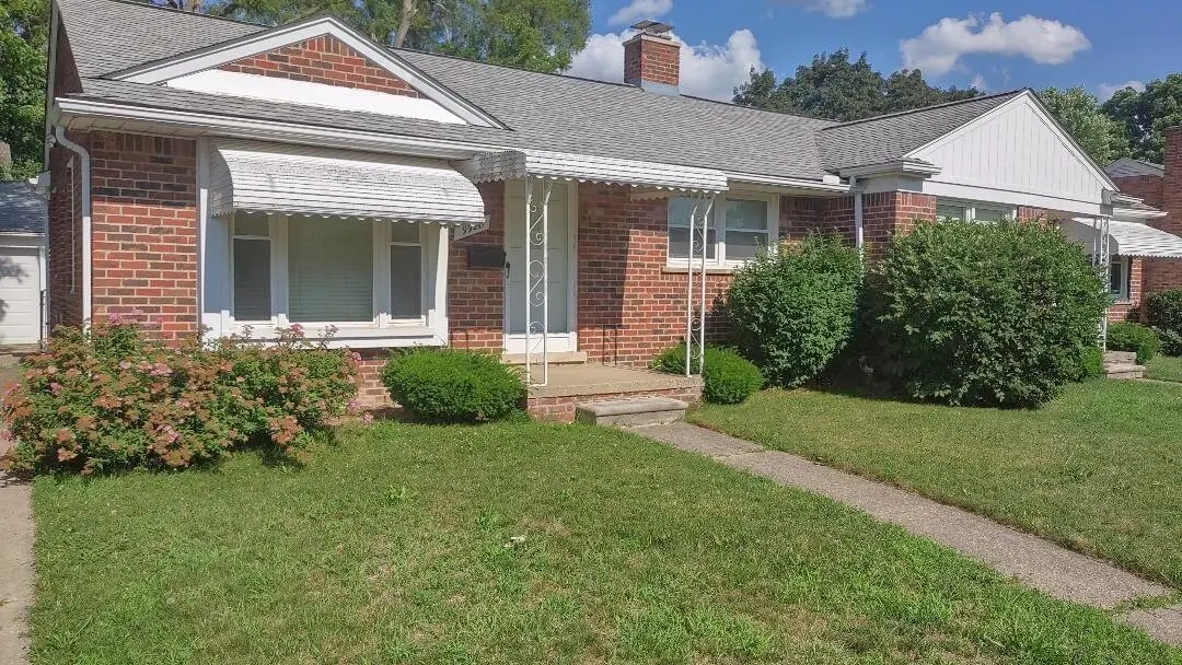 9928 Roseland Street, Livonia, MI 48150