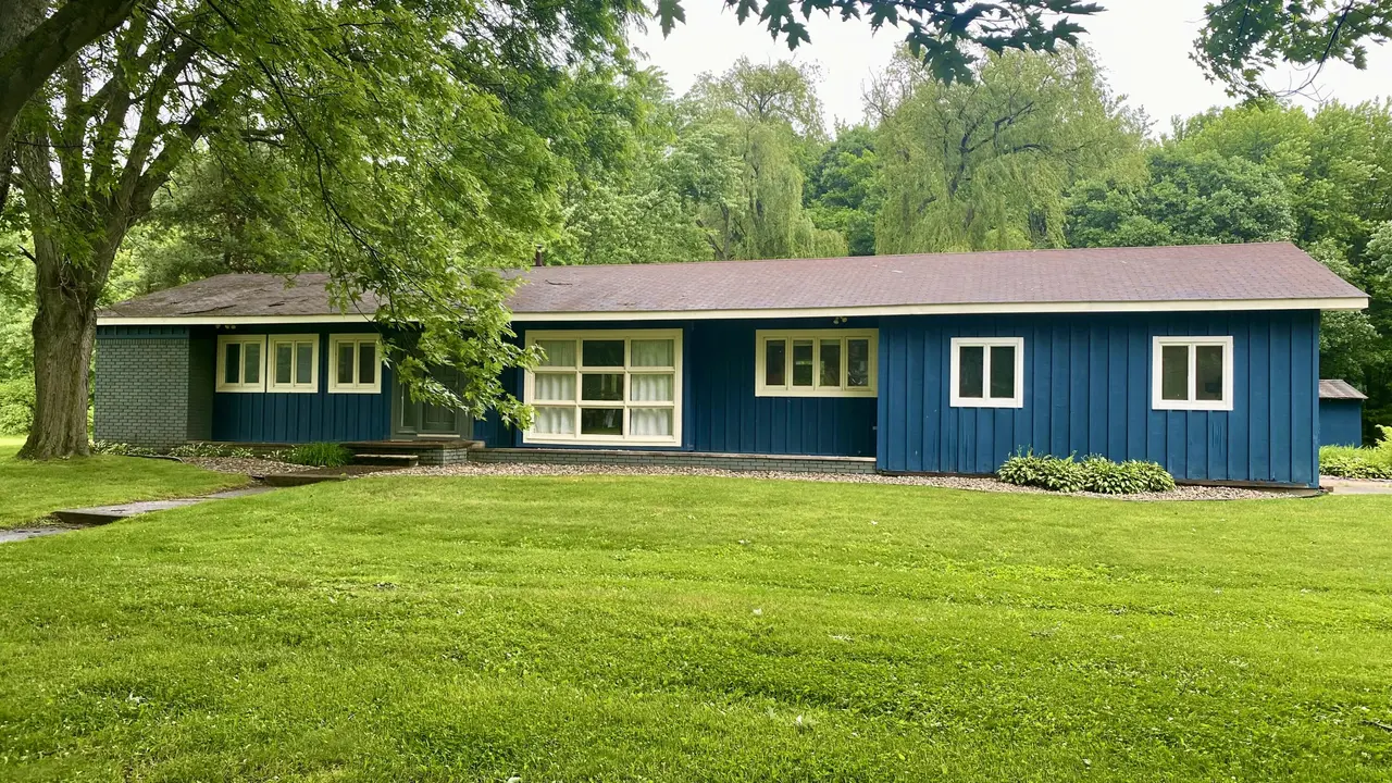 641 Tracey Lane, Brighton, MI 48114