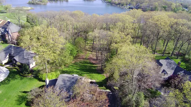 4619 Oak Pointe Drive, Brighton, MI 48116