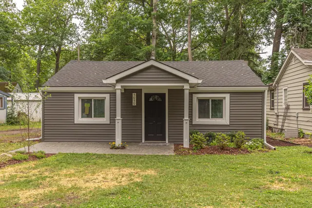 5050 Grover Drive, Brighton, MI 48116